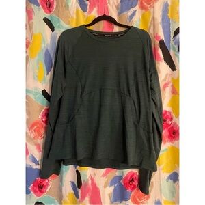 Long sleeve active wear top